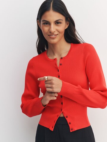 Next Gebreid vest in Rood: voorkant