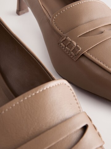 Next - Zapatos cerrados 'Forever Comfort' en beige