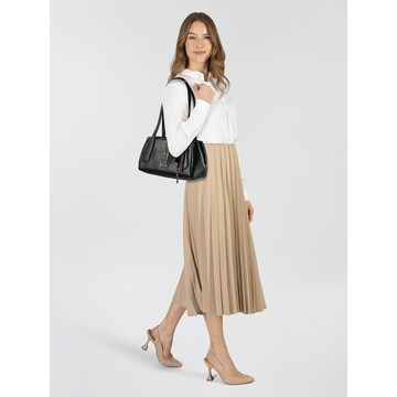 GUESS Schultertasche 'Brooke' in Schwarz