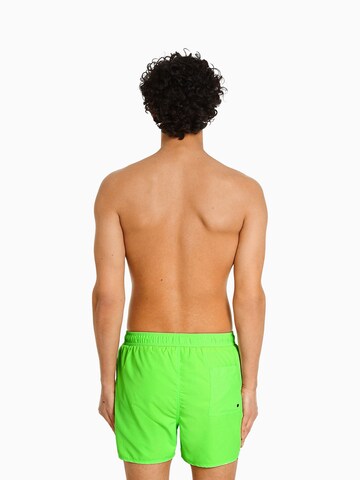 Shorts de bain Bershka en vert
