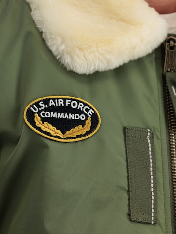 ALPHA INDUSTRIESZimska jakna 'Injector III Air Force' - zelena boja