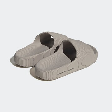 ADIDAS ORIGINALS Μιούλ 'Adilette 22' σε καφέ