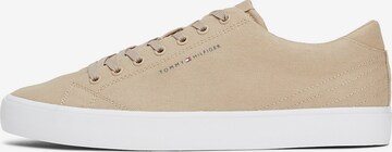 Baskets basses 'Essential' TOMMY HILFIGER en beige : devant