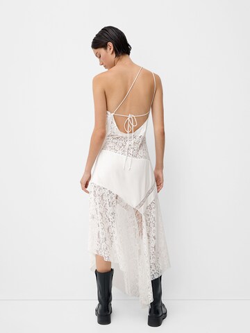 Robe Bershka en blanc