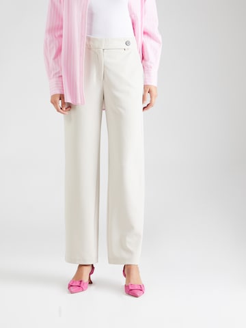 ONLY Regular Pleated Pants in Beige: front