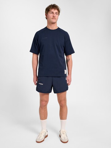 Hummel Loosefit Shorts in Blau