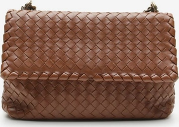 Bottega Veneta Schultertasche / Umhängetasche One Size in Braun: predná strana