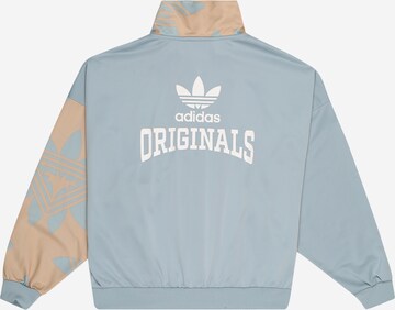 ADIDAS ORIGINALS Välikausitakki 'Graphic Print' värissä sininen