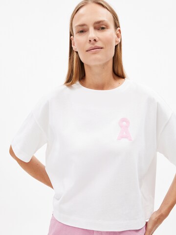 T-shirt ARMEDANGELS en blanc : devant