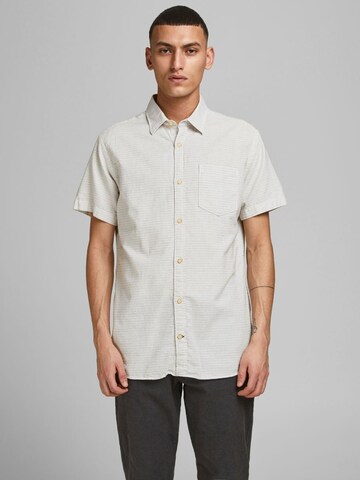 Coupe regular Chemise 'Abel' JACK & JONES en beige : devant