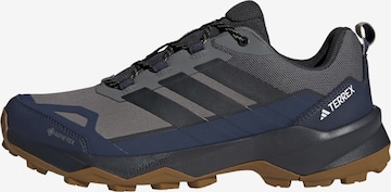 ADIDAS TERREX - Zapatos bajos 'Skychaser AX5' en gris: frente