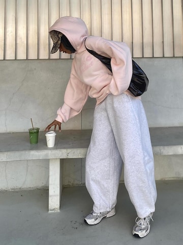 Bershka Sweatshirt in Roze