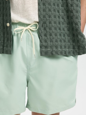 SELECTED Board Shorts in Green