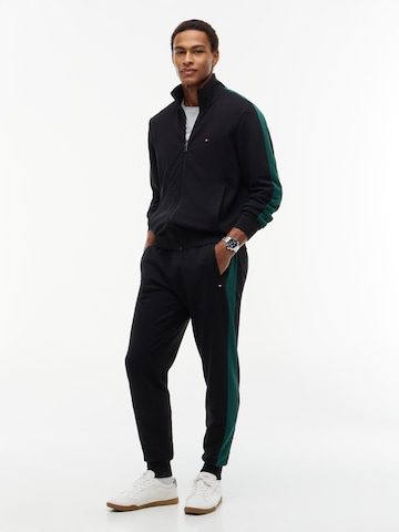TOMMY HILFIGER Jogginganzug 'ESS' in Schwarz: Vorderseite