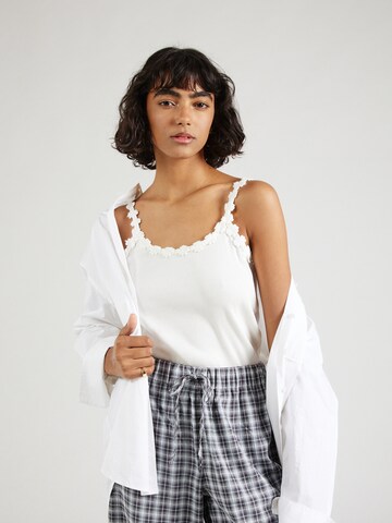 Hailys Top 'Bl44umi' in White: front