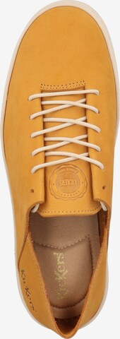 Chaussure de sport à lacets Kickers en jaune