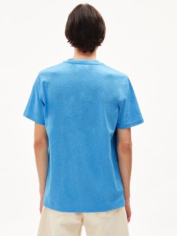 T-Shirt 'BAZAAO FLAMÉ' ARMEDANGELS en bleu
