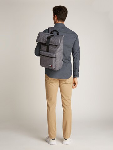 Tommy Jeans Backpack 'ESS SEASONAL' in Grey
