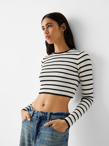 Bershka Sweater in White: front