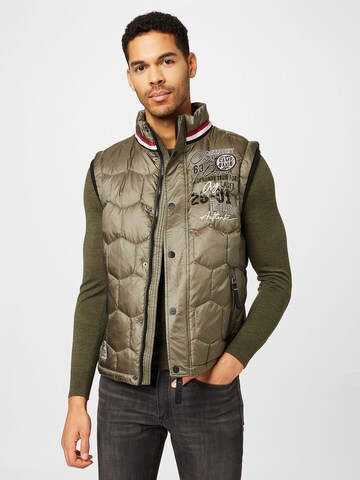 CAMP DAVID Vest in Green: front