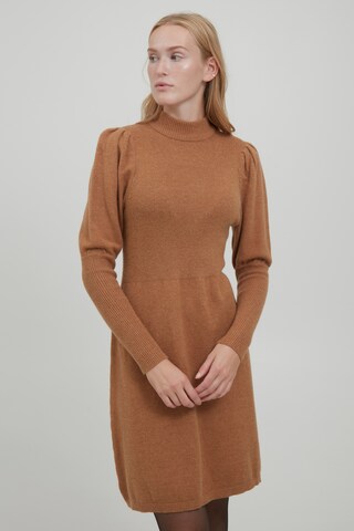 b.young Gebreide jurk 'BYNONINA DRESS 2' in Bruin: voorkant