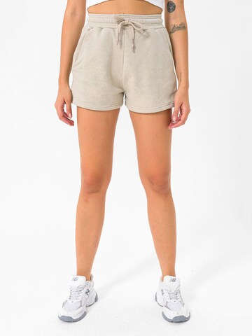 Dandalo Regular Trousers in Beige: front