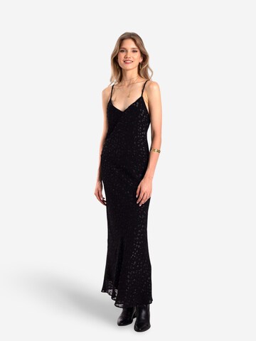 THE-ARE - Vestido en negro