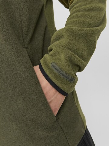 JACK & JONES Sweatshirt in Groen