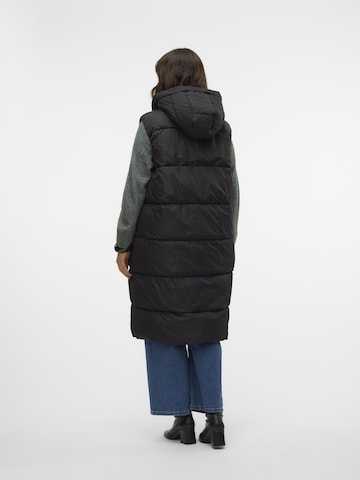 Gilet 'VMCLigaane' di Vero Moda Curve in nero
