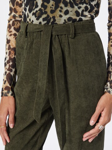 Molly BRACKEN Regular Trousers in Green