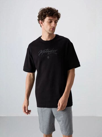 Tommy Life Shirt in Black