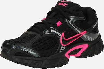 Baskets basses 'V5' Nike Sportswear en noir : devant