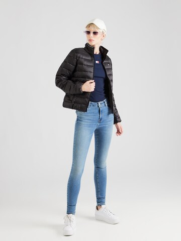 Tommy Jeans Jacke in Schwarz