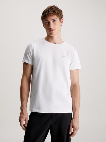 T-Shirt Calvin Klein en blanc : devant