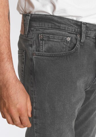 Tapered Jeans '502' di LEVI'S ® in nero