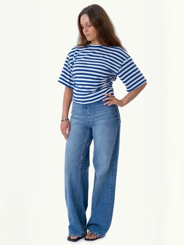 Maglietta ' Pataya ' di TEESHOPPEN in blu