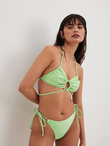 NA-KD Bandeau Bikinitop in Groen: voorkant