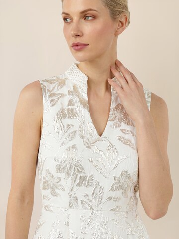 APART Kleid in Beige