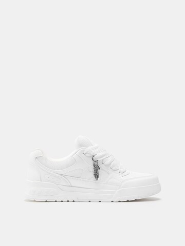 Pull&Bear Rövid szárú sportcipők - fehér