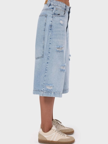 IT'S BASIC Baggy Jeans 'BERMUDA DENIM SHORT' in Blauw