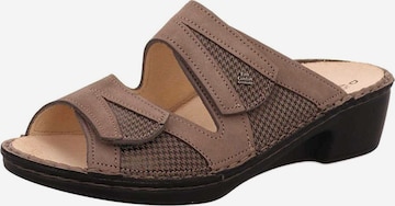 Finn Comfort Mules in Brown: front