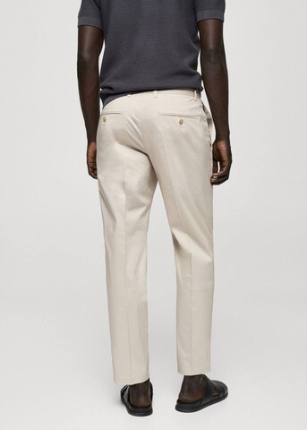 MANGO MAN Slimfit Bundfaltenhose 'Jon' in Beige