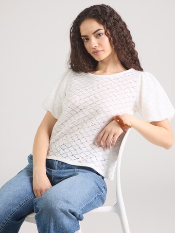 Pulover de la MORE & MORE pe alb: față