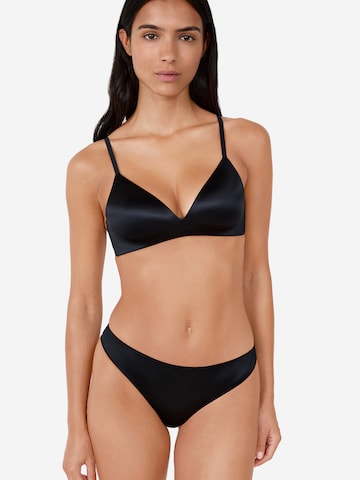 T-shirt Reggiseno 'Pure Glow' di ETAM in nero