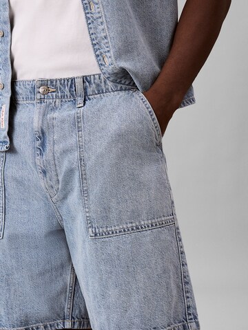 Calvin Klein Jeans Loosefit Shorts in Blau