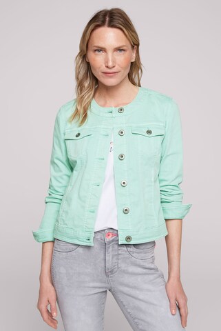 Soccx Between-Season Jacket in Green: front