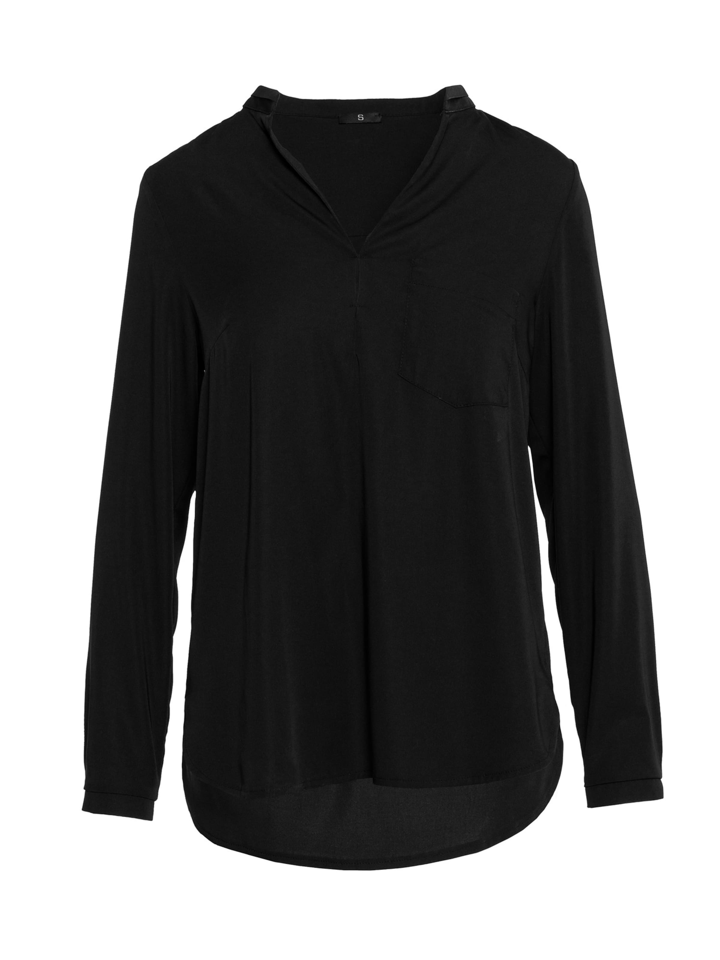 Bluză de la Stylove pe negru: față