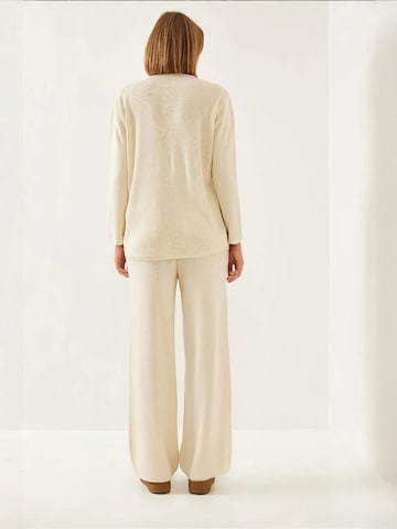 Completo pantalone di Bianco Lucci in beige