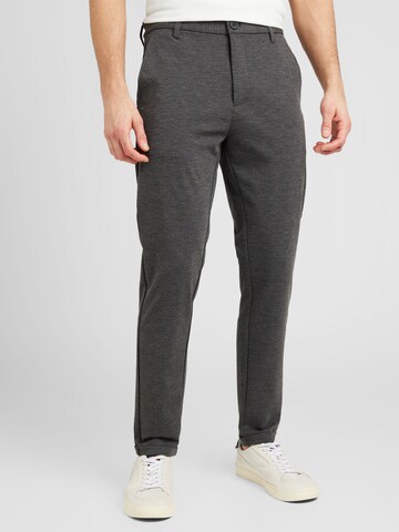 Coupe slim Pantalon chino Lindbergh en gris : devant