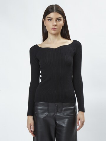 Influencer - Jersey en negro: frente